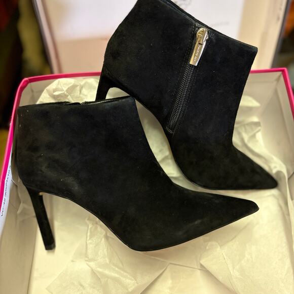 Vince Camuto Saston Booties, Black Suede, Women Vince Camuto Saston Booties 6.5 Black Suede NWT Boots Ankle Heel Zip Glam